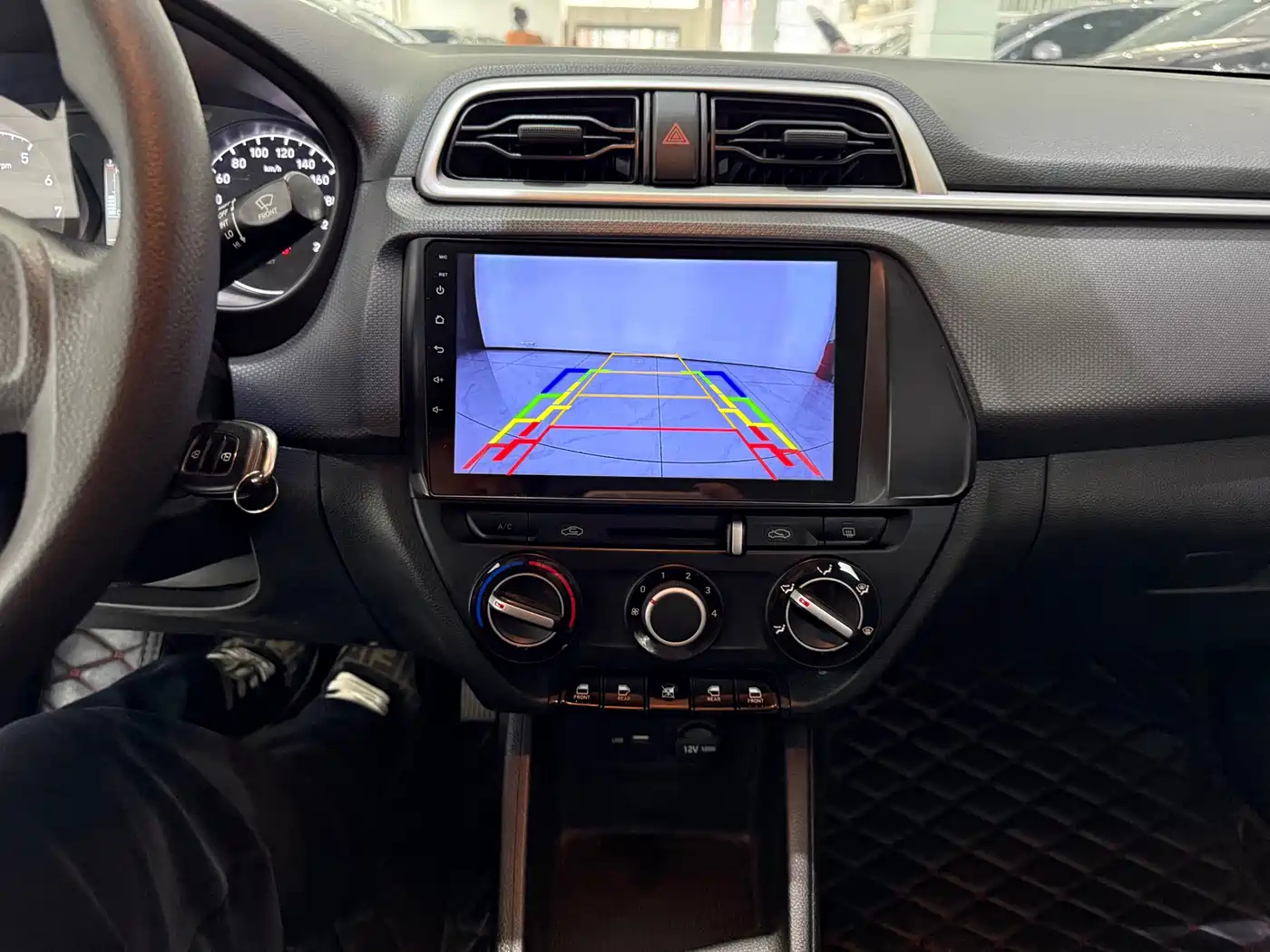 Hyundai Verna 2017 1.4L Manual Color Edition (China V) фото 15