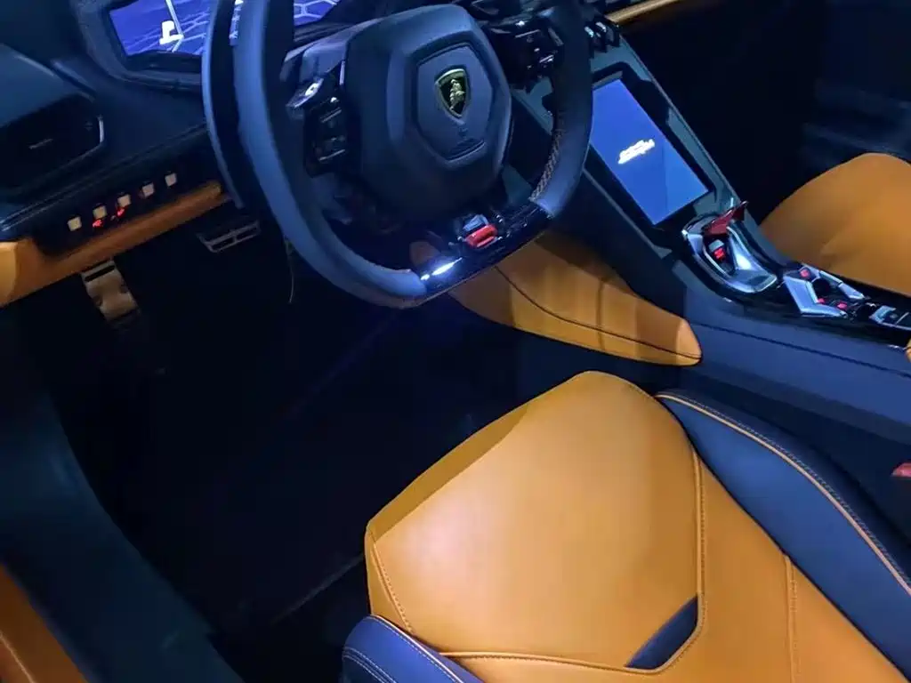 LAMBORGHINI HURACÁN