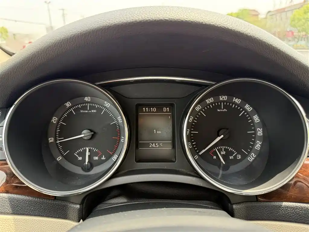 Škoda Superb 2013 1.8TSI Automatic Elegance Edition фото 4