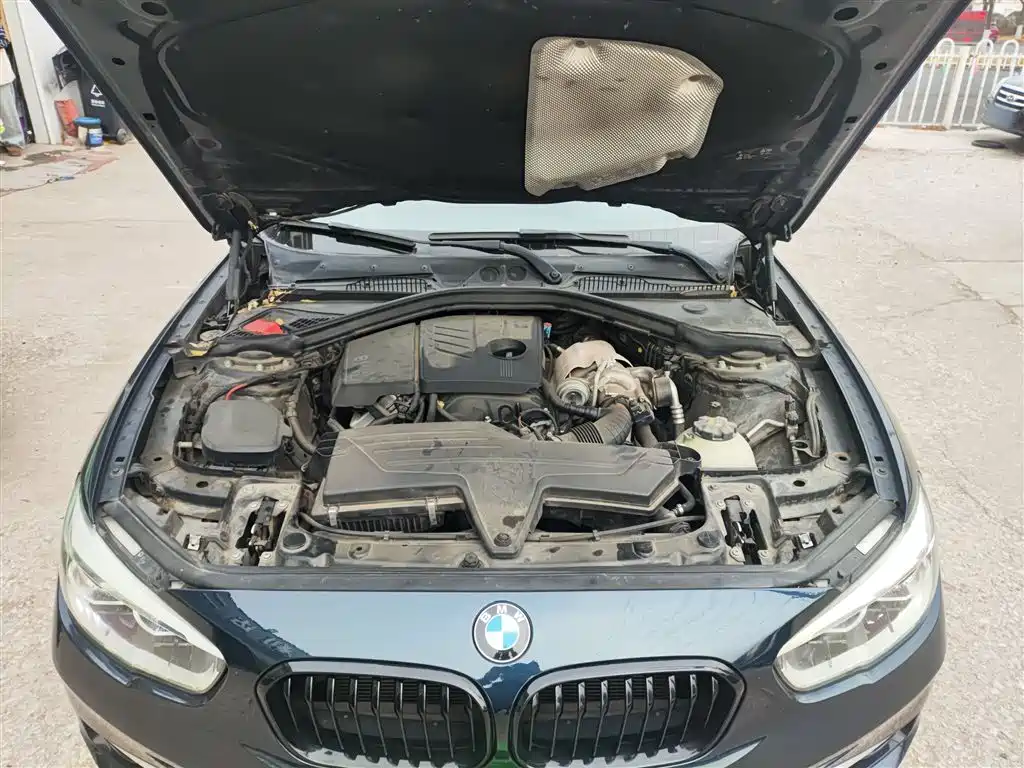 BMW 1 Series (Import) 2015 118i Urban Design Package фото 16