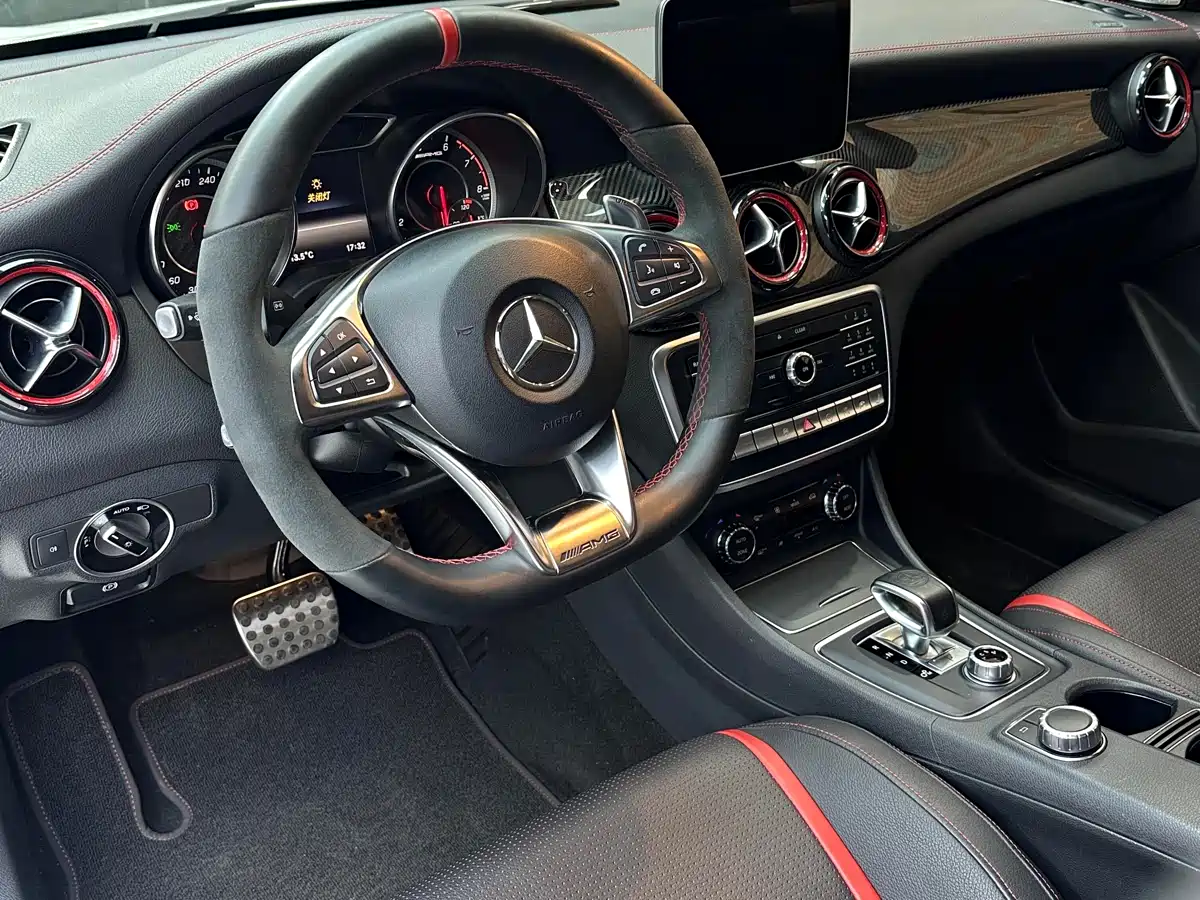 Mercedes-Benz CLA AMG 2017 Facelift AMG CLA 45 4MATIC фото 5