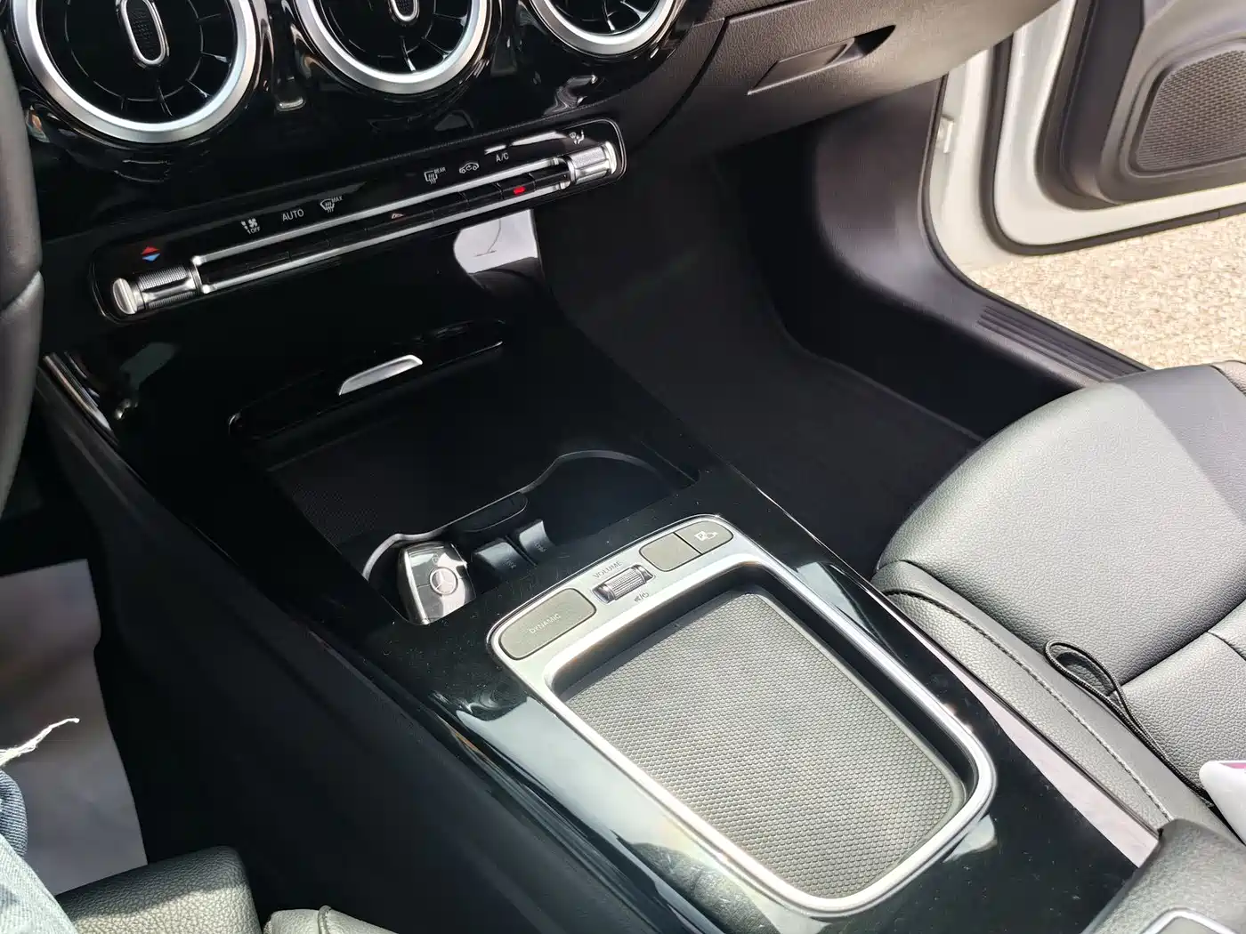 Mercedes-Benz A-Class 2023 A 180 L фото 17