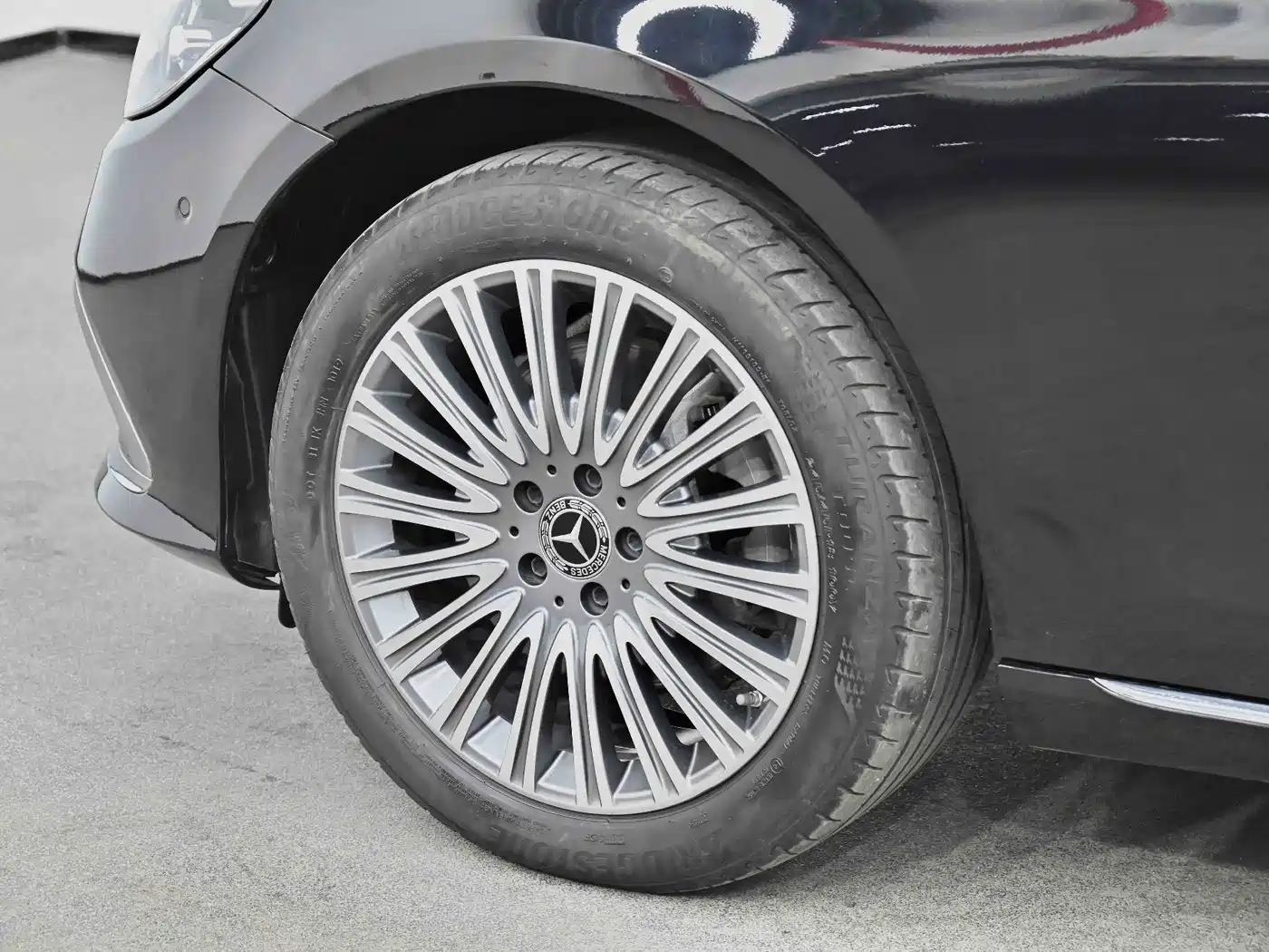 Mercedes-Benz E-Class 2022 E 300 L Luxury фото 15