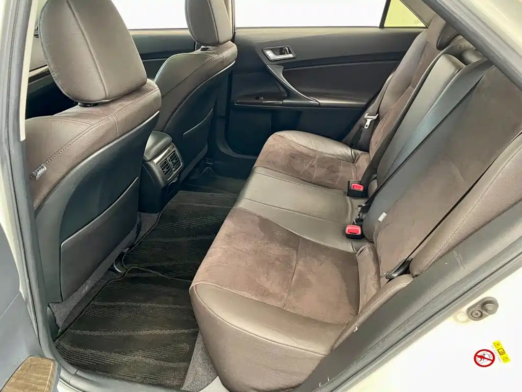 Toyota Reiz 2016 2013 2.5V Premium Edition