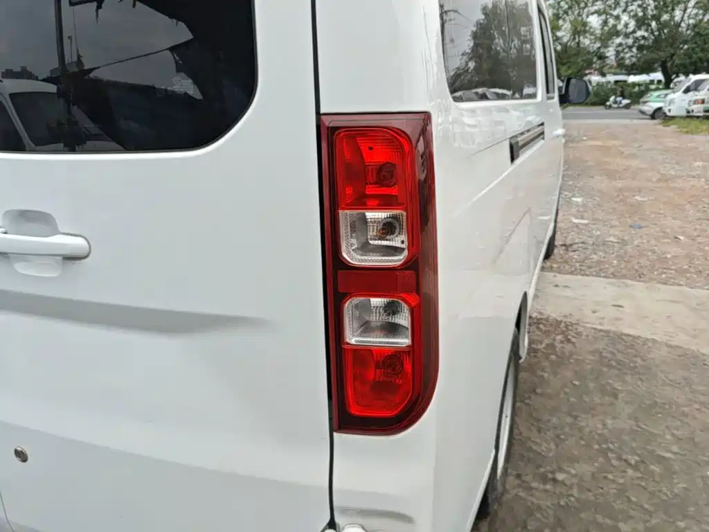 Wuling Motors Wuling Yangguang 2025 2024 300KM Comfort Bus Version 75kW