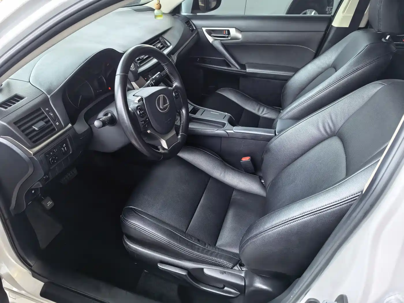 Lexus CT 2017 CT200h Elite Edition (Single Color) China VI фото 5