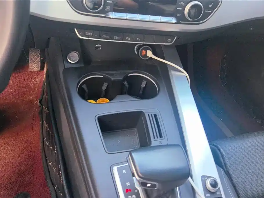 Audi A4L 2020 40 TFSI Luxury Dynamic фото 15