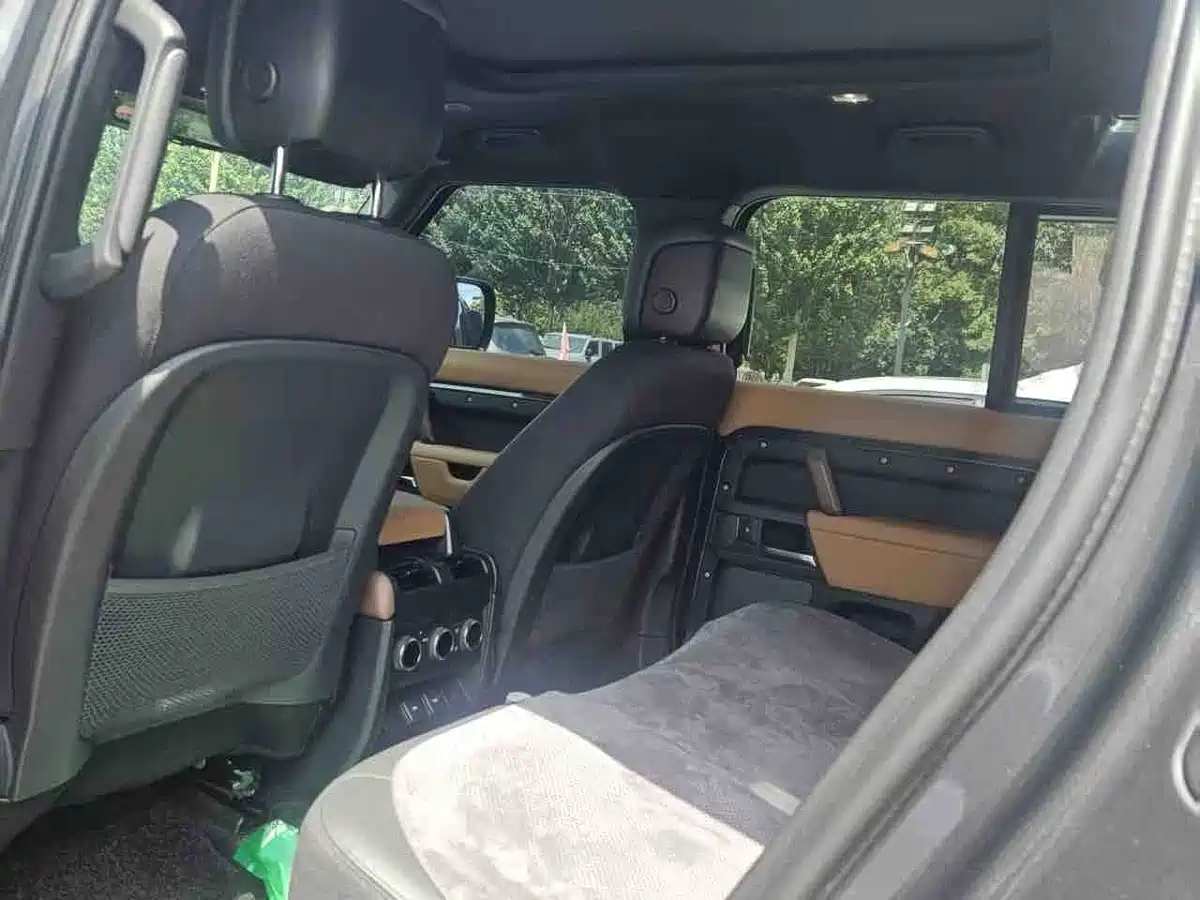 Фото 6 - Land Rover Defender