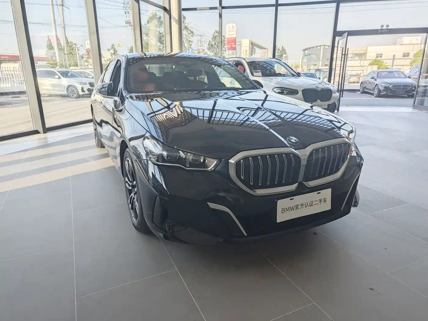 BMW 5 Series 2024 530Li Leading M Sport Package фото 4