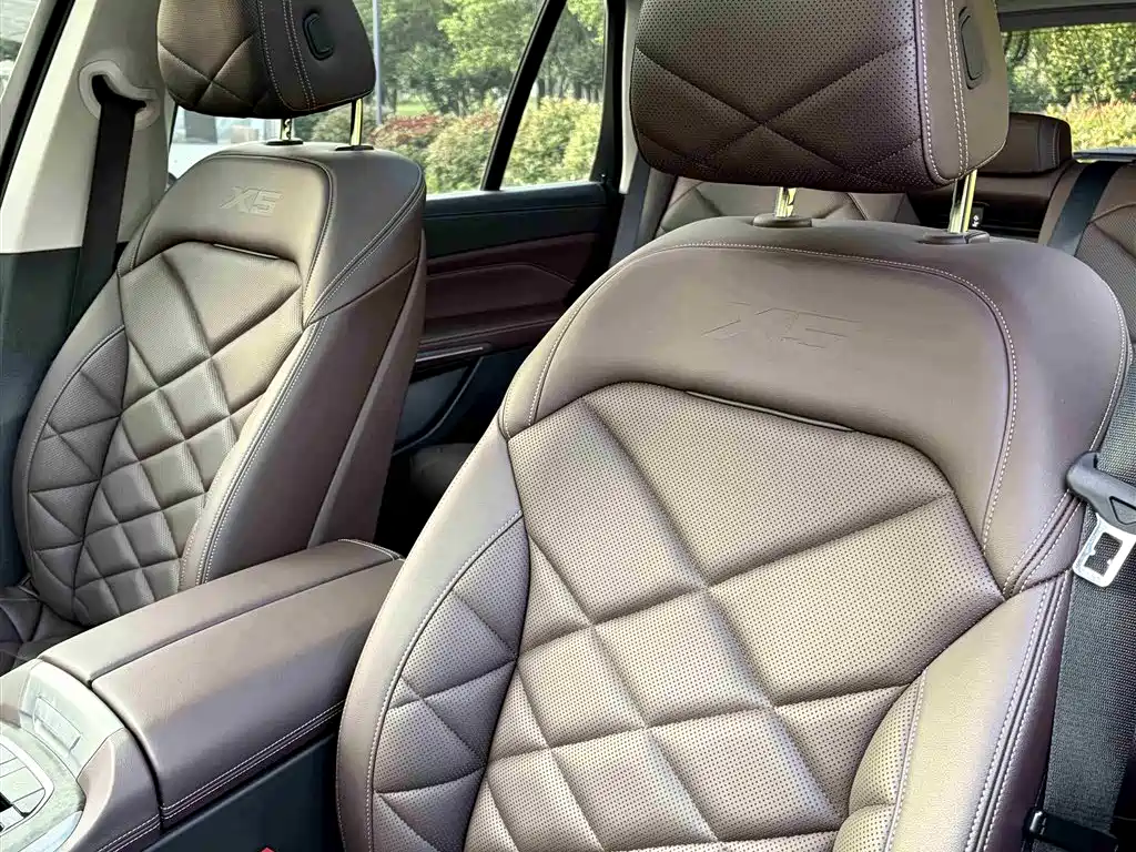 BMW X5 2022 xDrive 30Li Premium M Sport Package фото 12