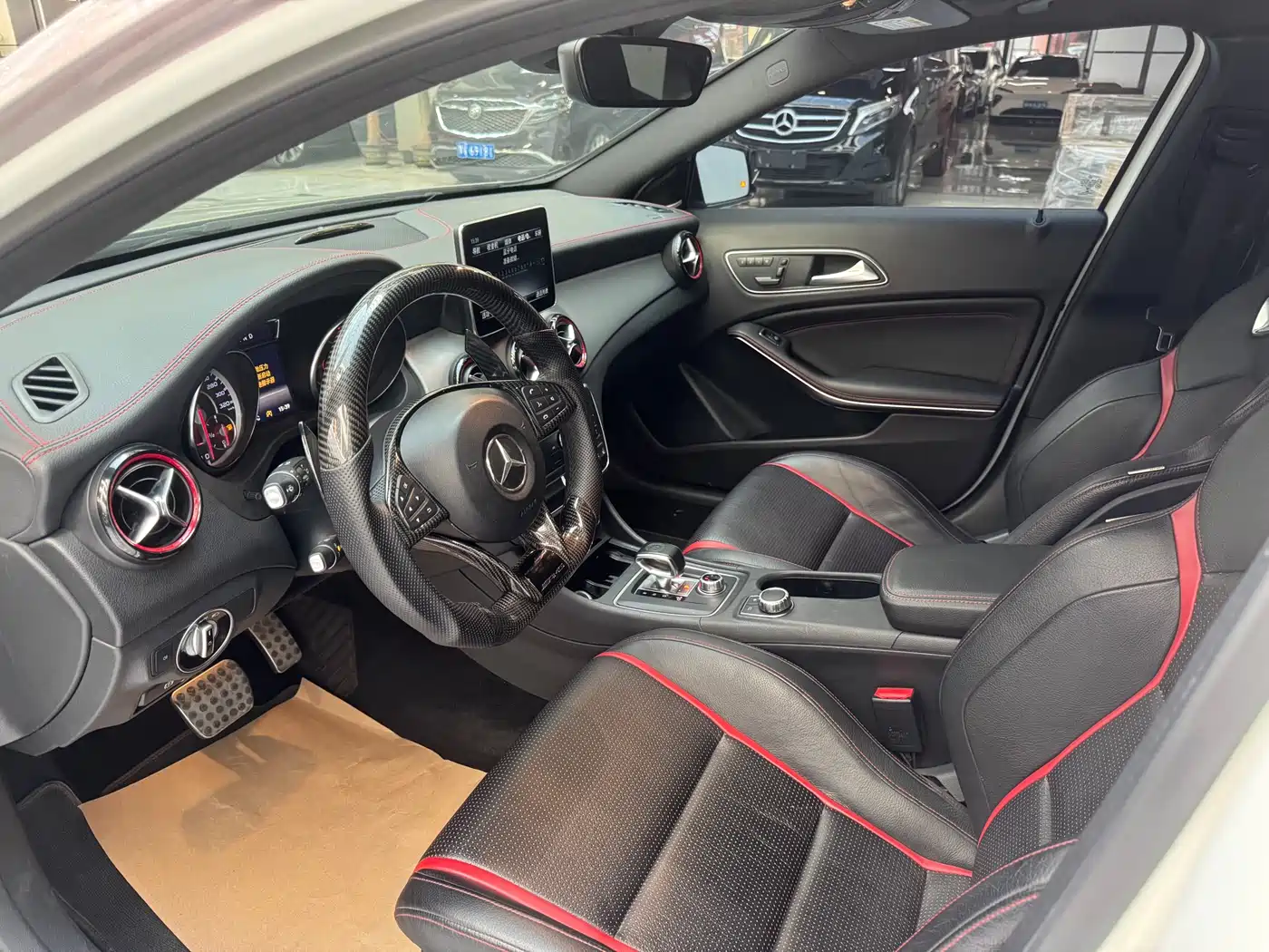 Mercedes-Benz GLA AMG 2016 AMG GLA 45 4MATIC фото 5