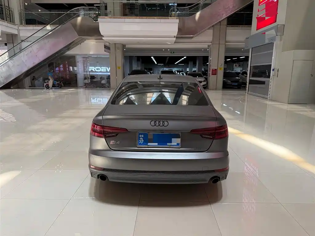 Audi A4L 2018 30th Anniversary 45 TFSI quattro Personality Sport фото 5