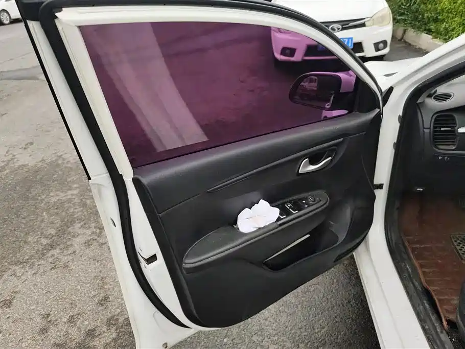 KIA K2