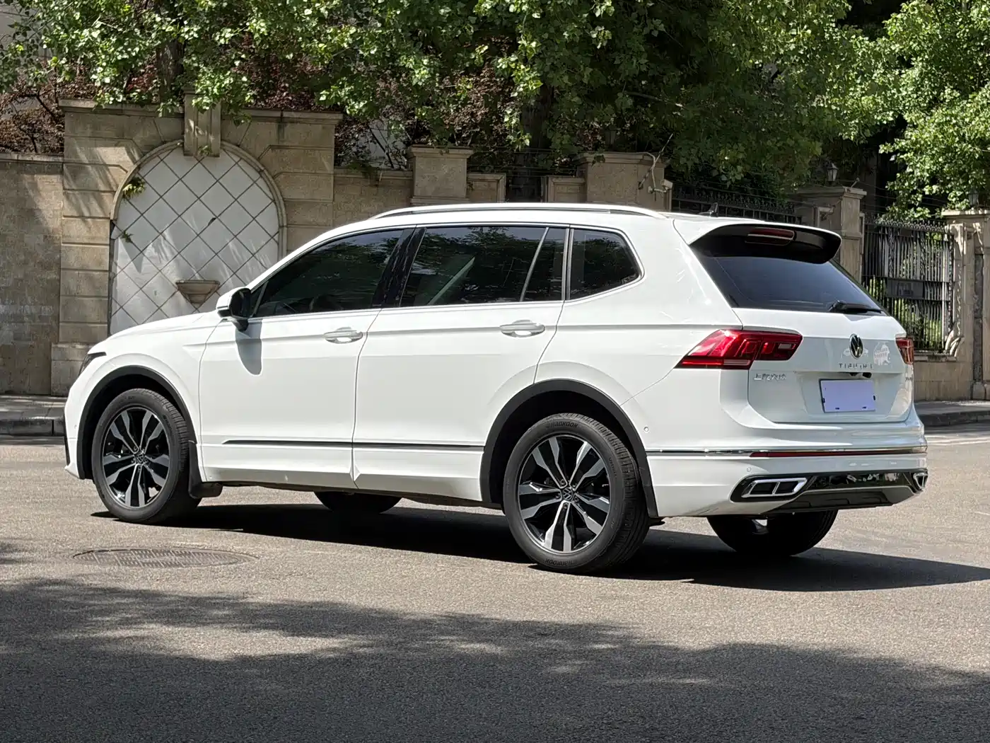Volkswagen Tiguan L 2024 Outstanding 330TSI Auto 2WD R-Line Dragon Glory Edition фото 6