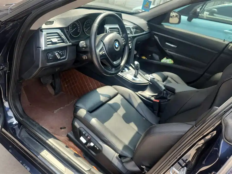 BMW 3 Series GT 2019 320i Fashion Model фото 9