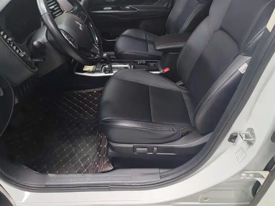 Mitsubishi Outlander 2019 2.0L 2WD Enjoy 5-Seater China VI фото 9