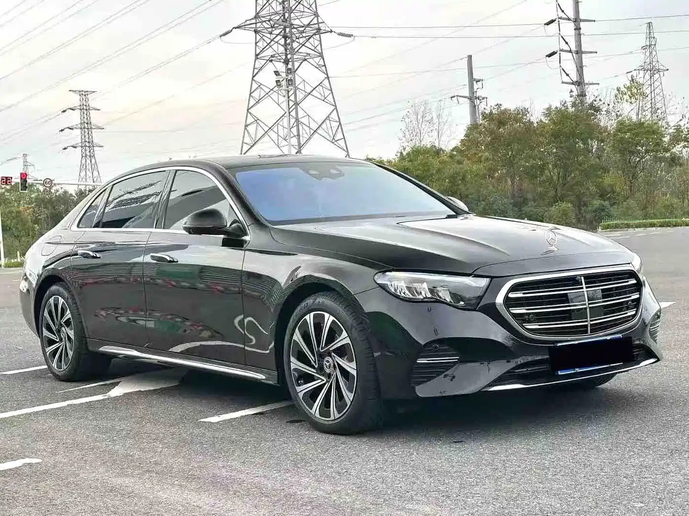 صورة 2 - Mercedes-Benz E-Class