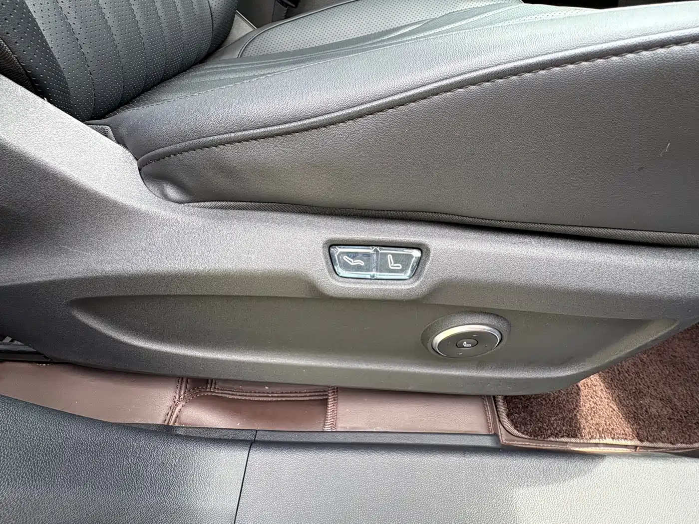 Chery Fengyun Fengyun T9 2024 2024 Model 120 Long Range Flagship 7-seater (NMC)