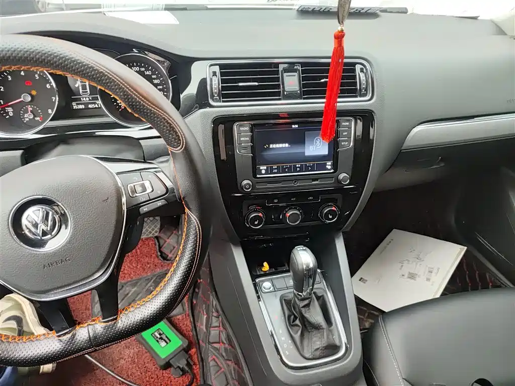 Volkswagen Sagitar 2018 180TSI DSG Premium Edition фото 13