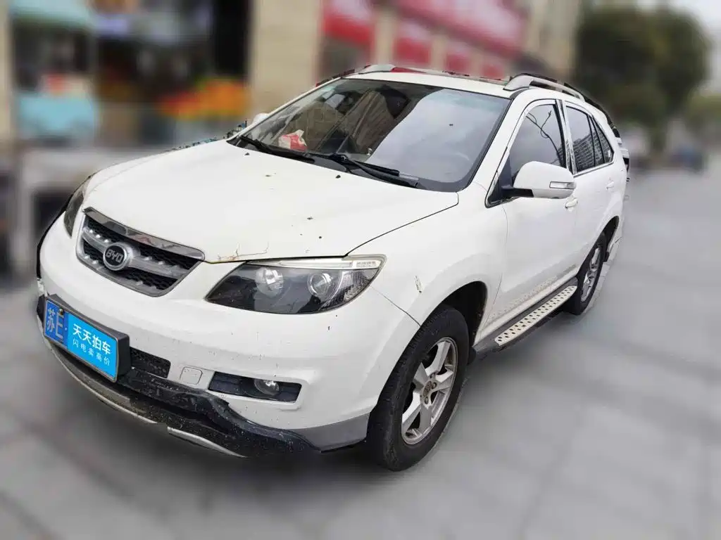 Фото 1 - BYD S6