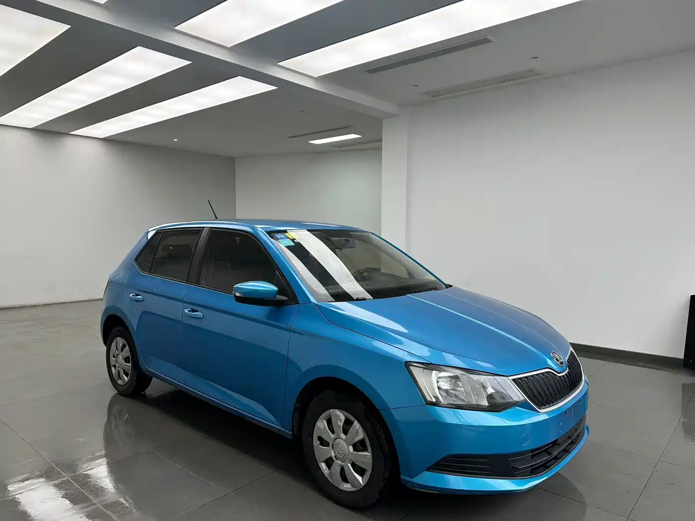 Škoda Fabia 2015 1.4L Automatic Advance Edition фото 3