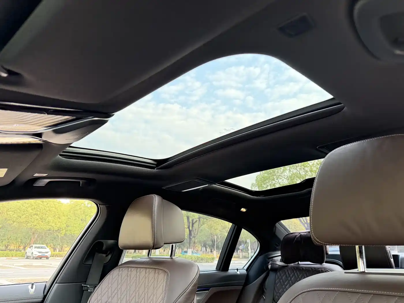 BMW 7-SERIES
