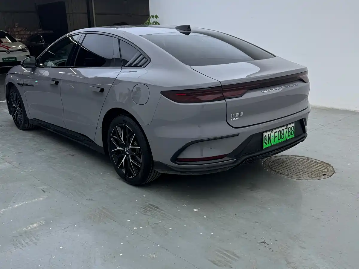 BYD Han 2025 DM-i Smart Driving Edition 125KM Honor фото 8
