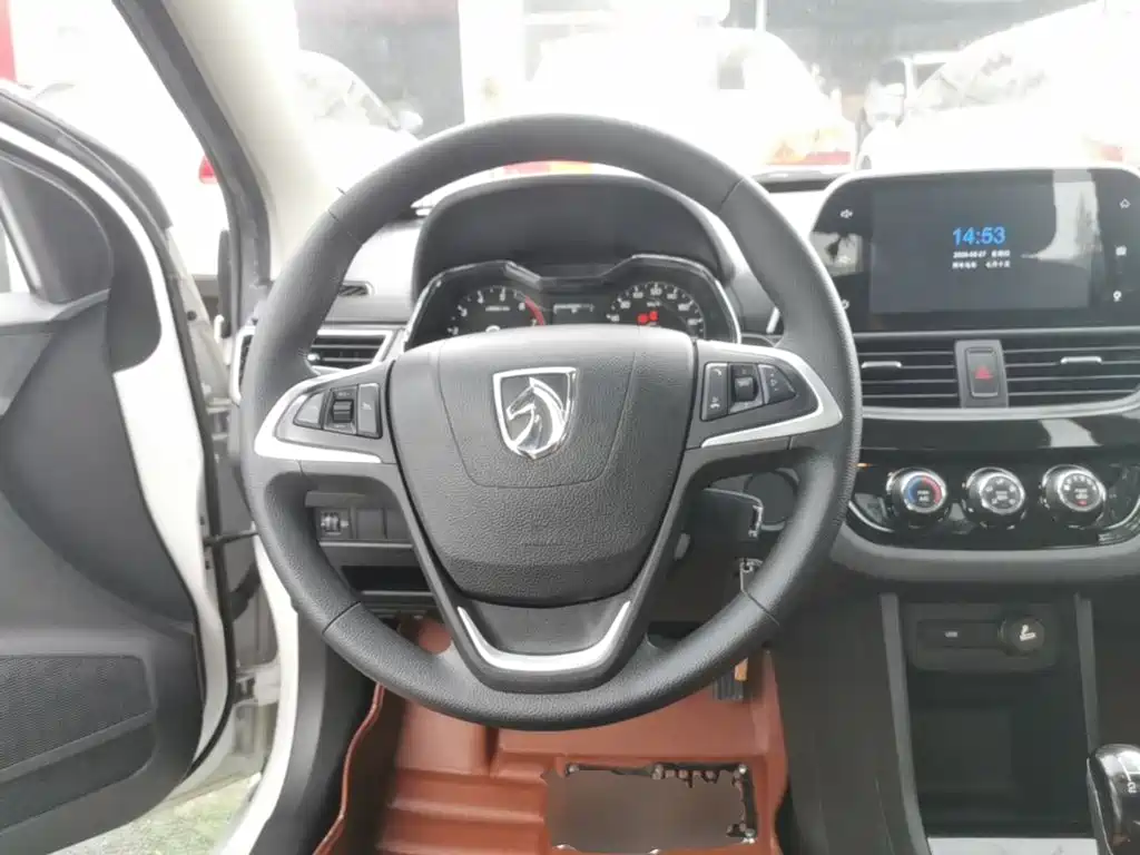 Baojun 310 2016 2016 1.2L Manual Luxury Type