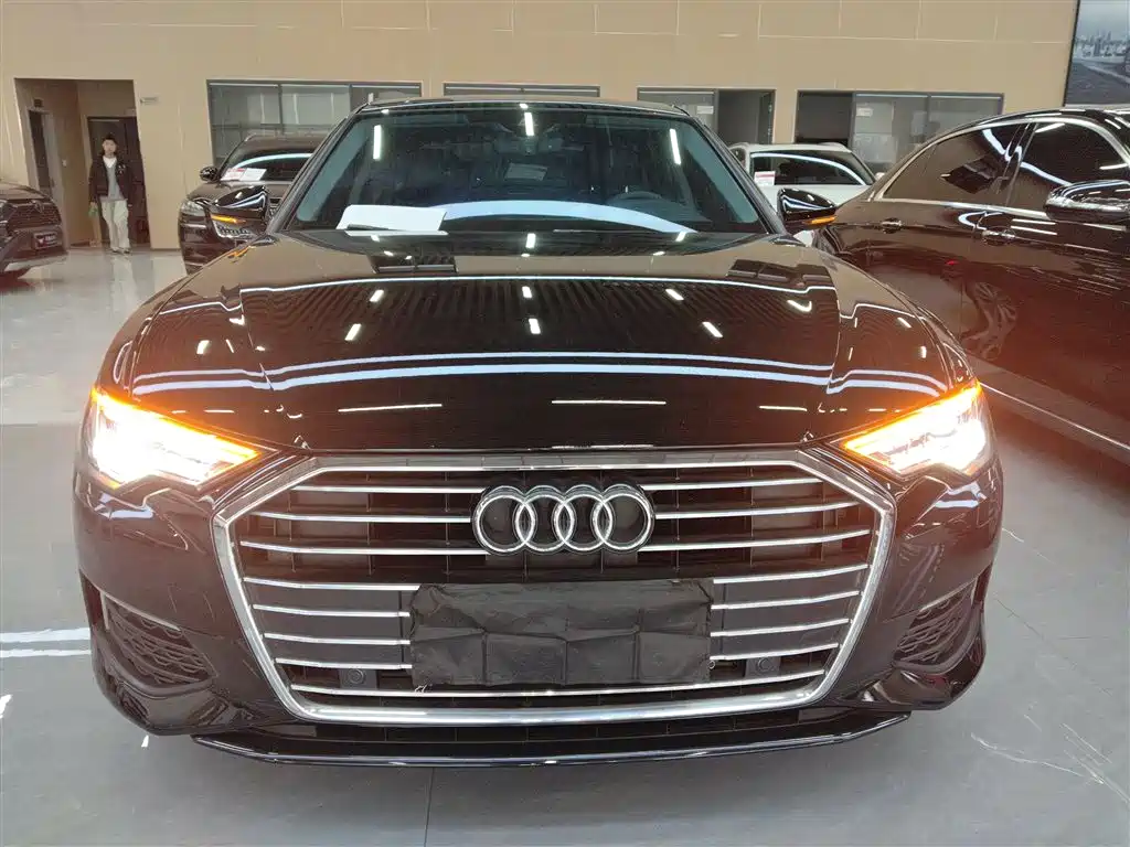 Audi A6L 2022 40 TFSI Luxury Elegance фото 3