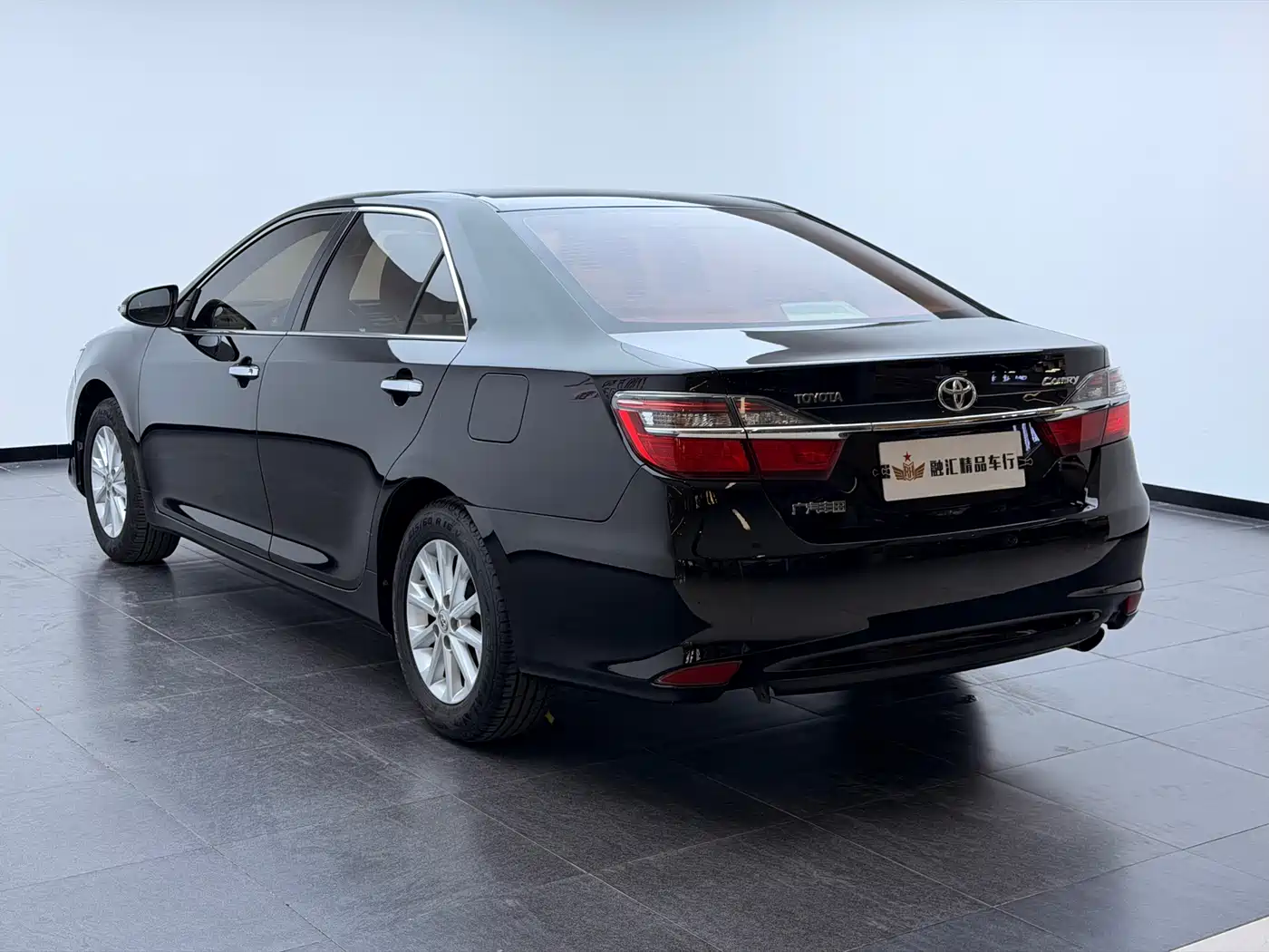 Toyota Camry 2015 2.0E Elite Edition фото 7