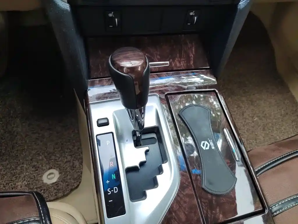 Toyota Camry 2015 2.0G Leading Edition фото 11
