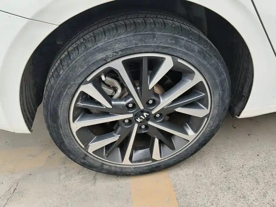 Photo 6 - Kia K3