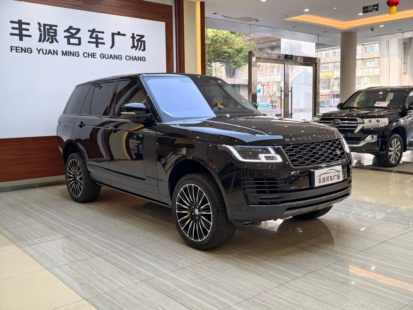 Land Rover Range Rover 2020 3.0 L6 Shengshi Edition фото 3