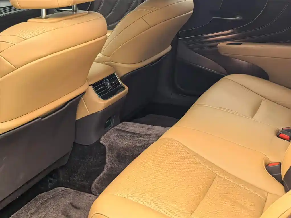 Lexus LS 2020 500h Excellence (China V) фото 11