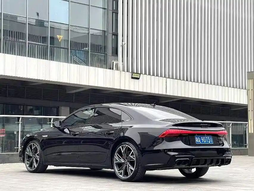AUDI A7L