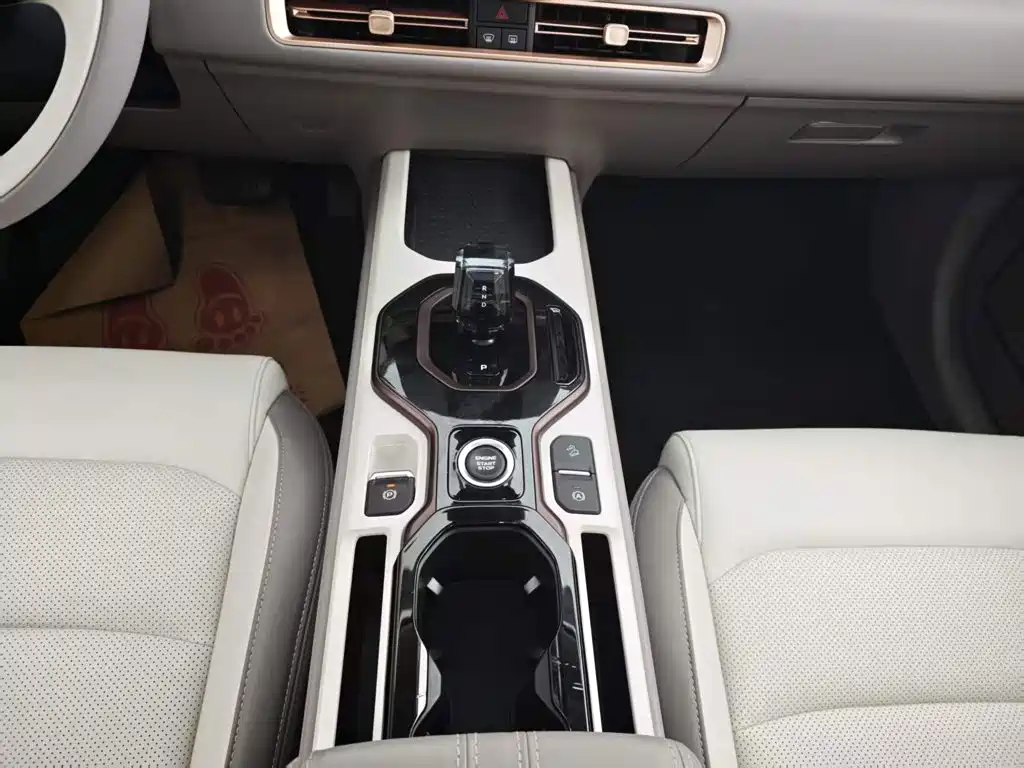 Geely ICON 2025 2026 Chocolate 1.5TD Pure Edition