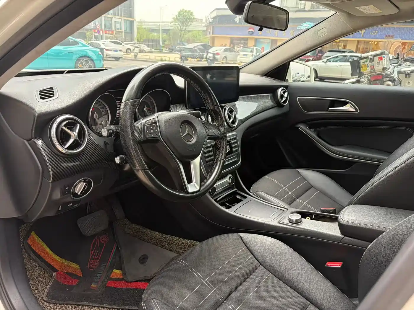 Mercedes-Benz GLA (Import) 2015 GLA 200 фото 4