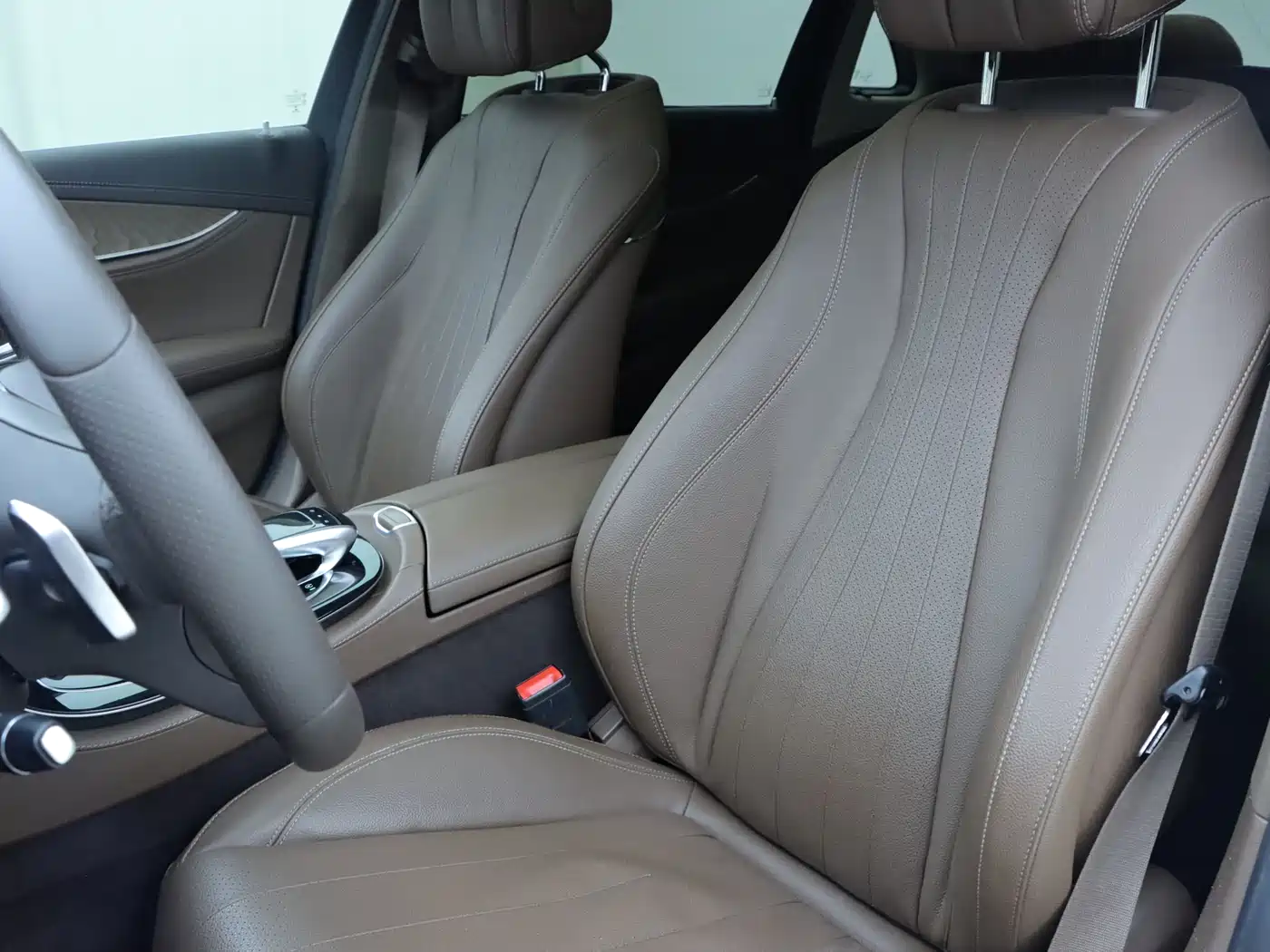 Mercedes-Benz E-Class 2017 E 300 L Luxury фото 7