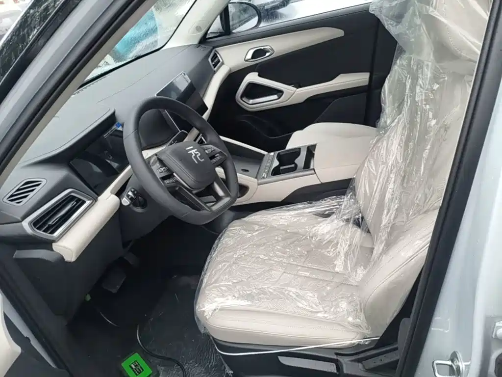 BYD Yuan UP 2026 2025 Model 301KM Navigator