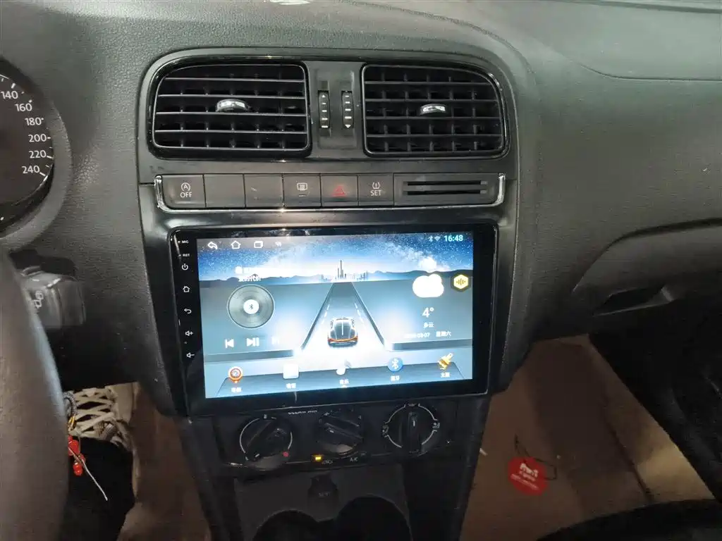 Volkswagen Polo 2018 1.5L Auto Safe Drive фото 5