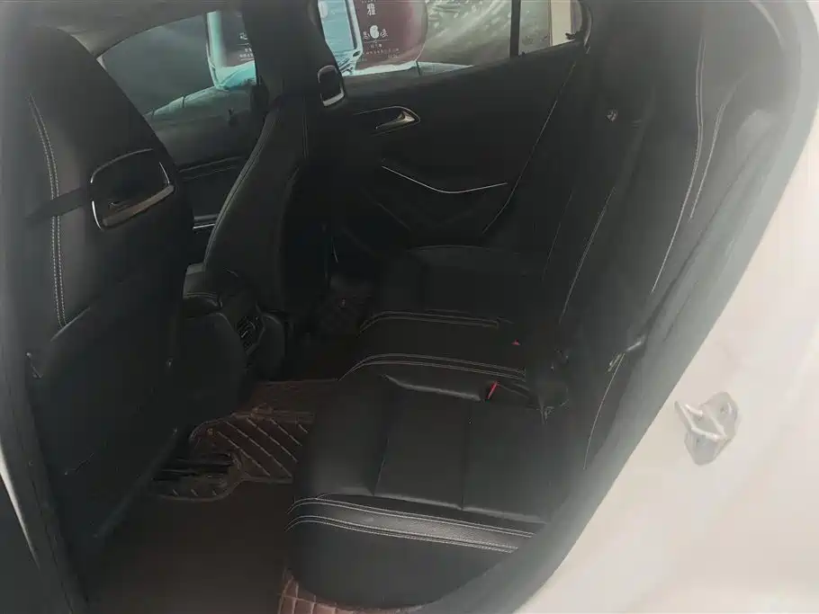Mercedes-Benz GLA 2015 GLA 200 Dynamic фото 11