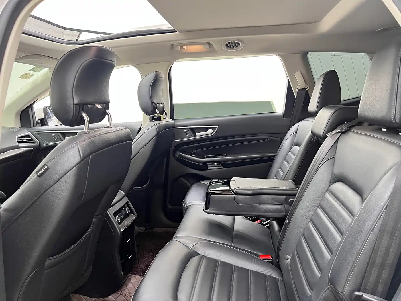 Ford Edge 2019 2018 EcoBoost 245 FWD Luxury 7-seater China V