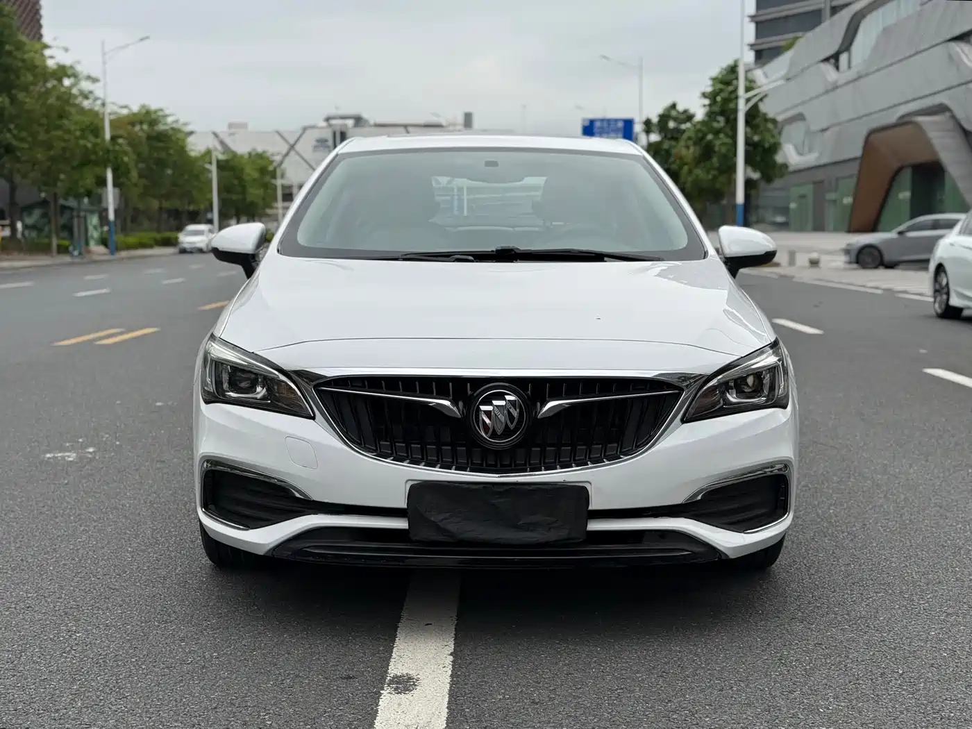 Buick Verano 2018 Sedan 15S Automatic Leading фото 2