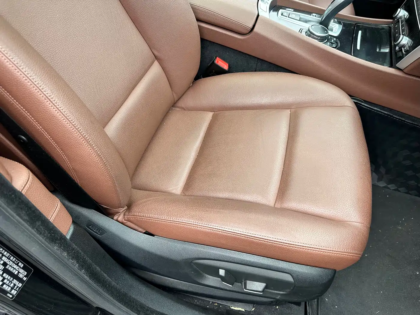 BMW 5 Series GT 2015 528i Leading фото 36