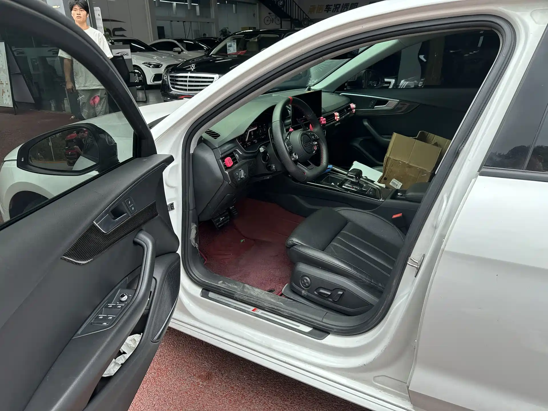 Фото 10 - Audi A4L