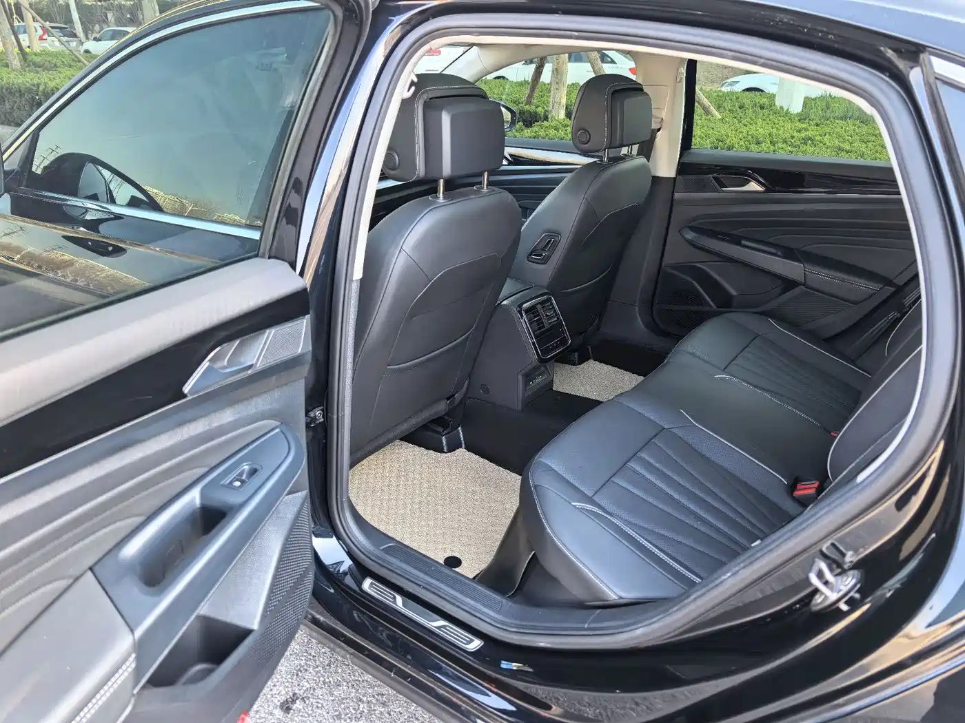 Volkswagen Passat 2024 280TSI Elite Edition фото 39