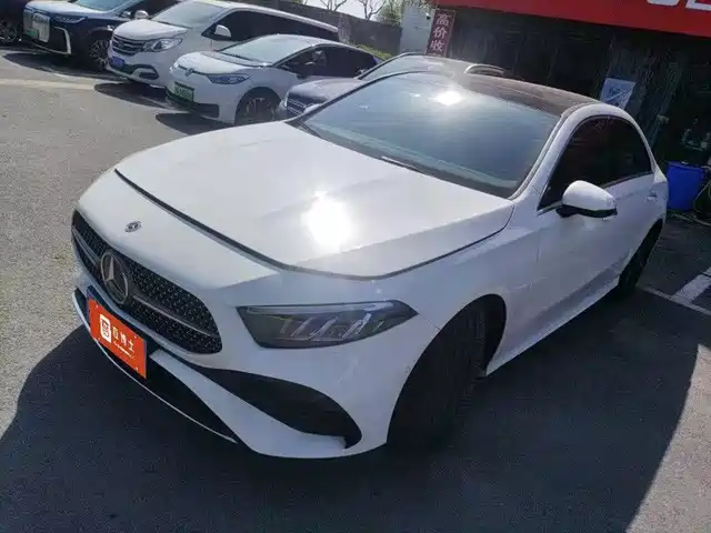 MERCEDES-BENZ CLASS A 2024