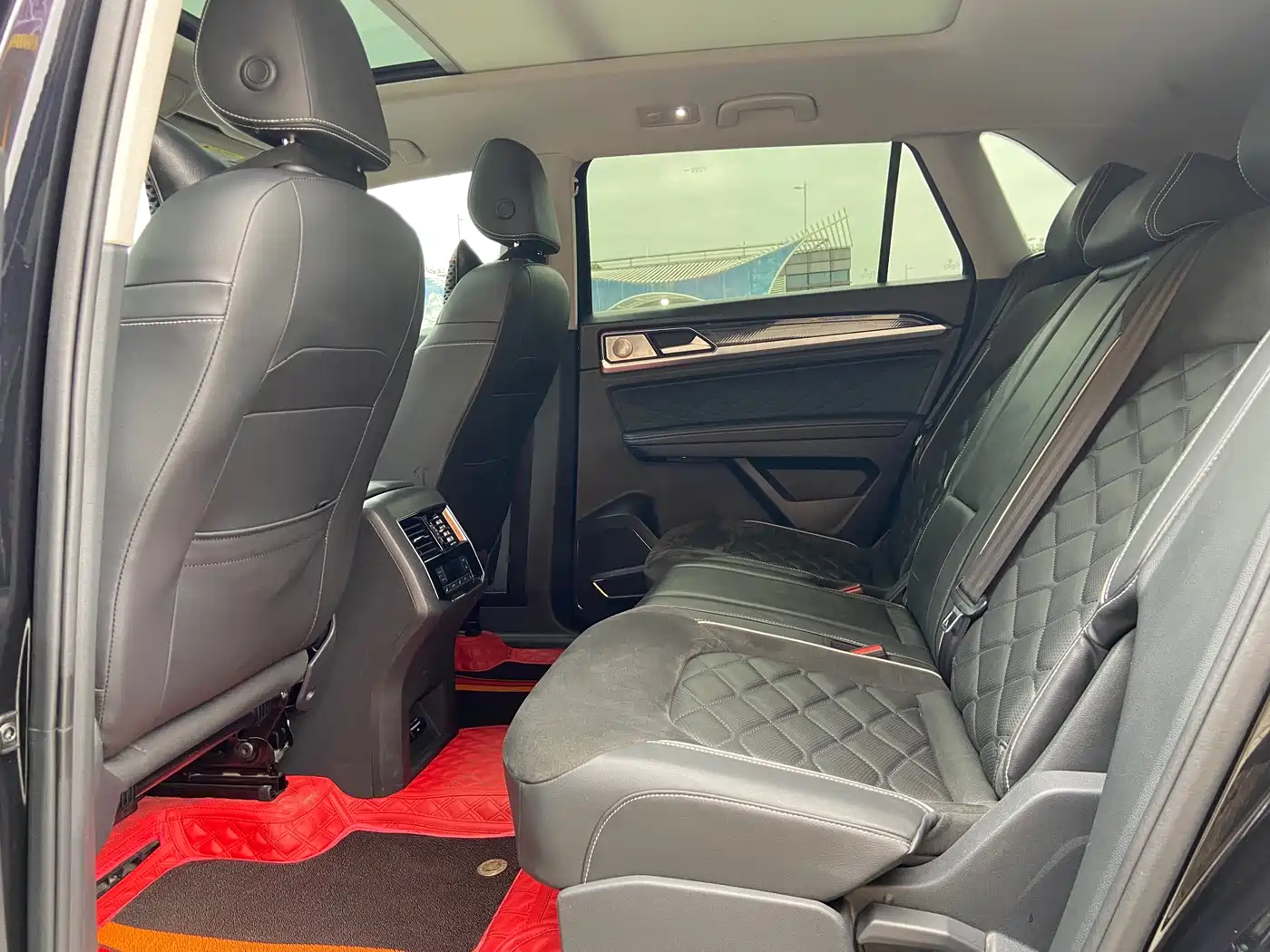 Volkswagen Teramont 2019 Model Teramont X 380TSI 4WD Prestige Luxury Edition фото 4