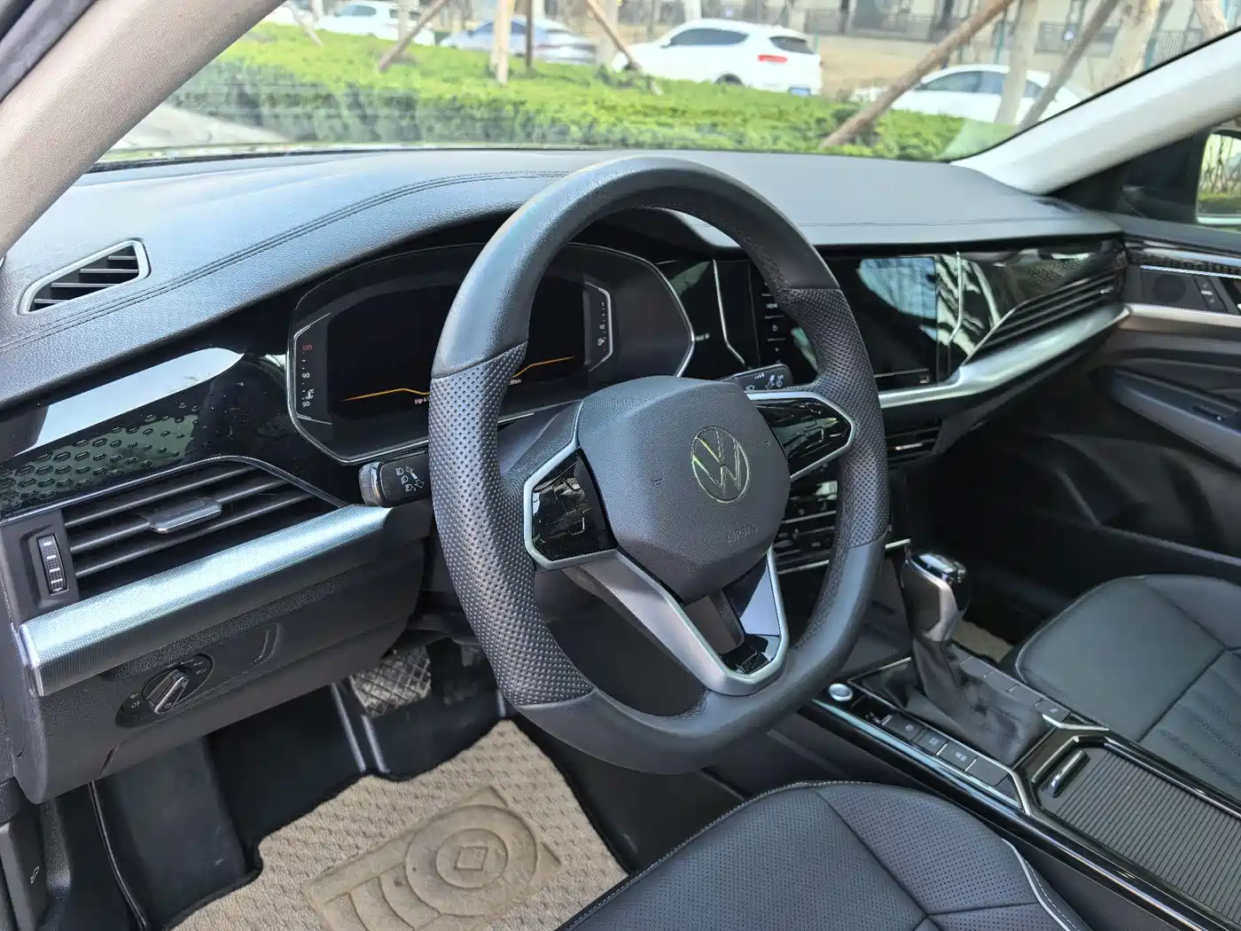 Volkswagen Passat 2024 280TSI Elite Edition фото 10