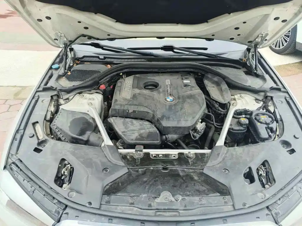 Photo 3 - BMW 5 Series